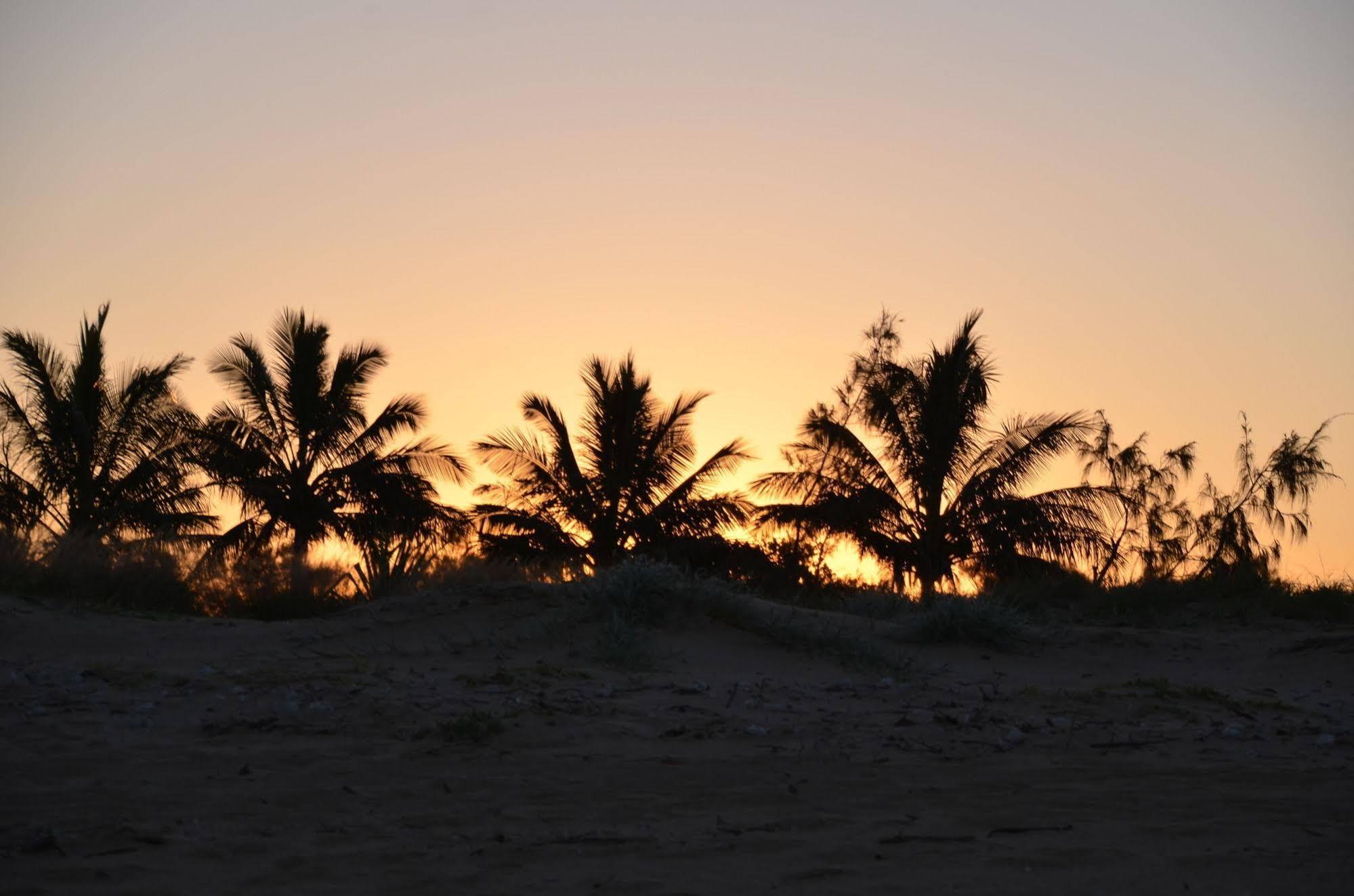 Beachside Boutique Motel Mackay Bagian luar foto