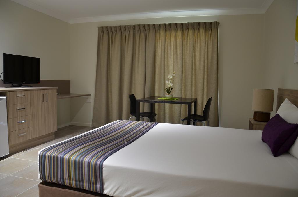 Beachside Boutique Motel Mackay Bagian luar foto