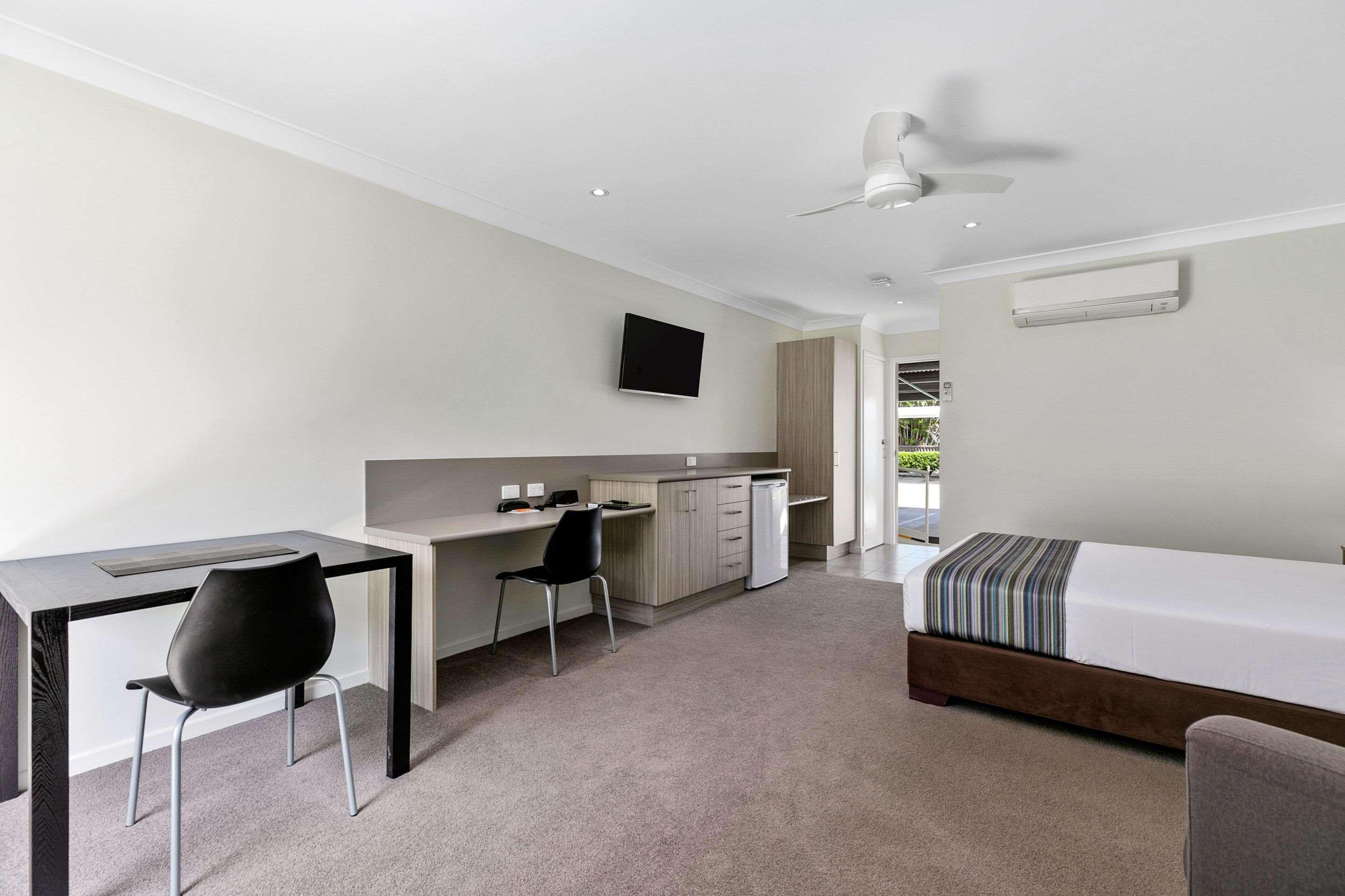 Beachside Boutique Motel Mackay Bagian luar foto