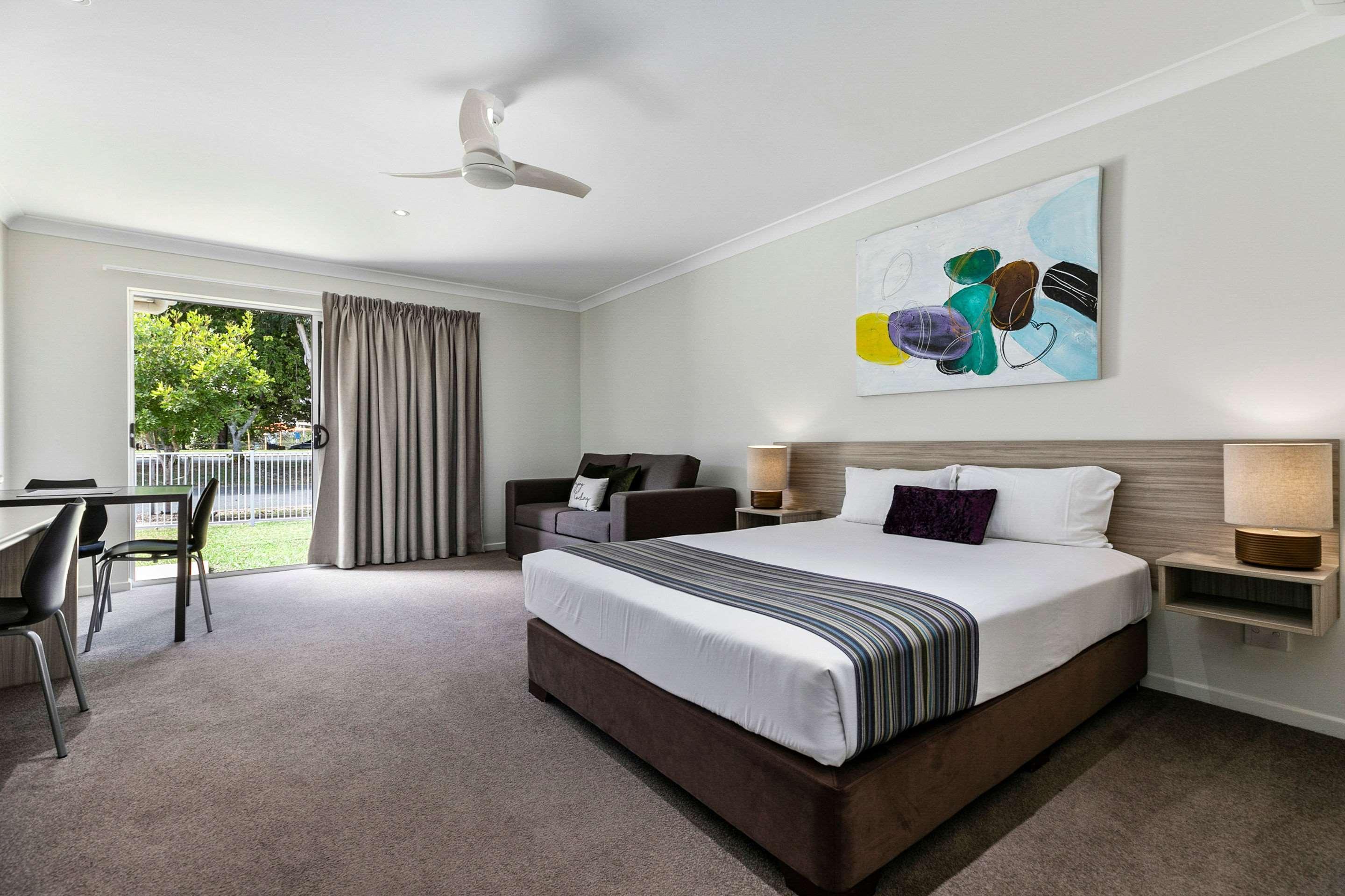 Beachside Boutique Motel Mackay Bagian luar foto