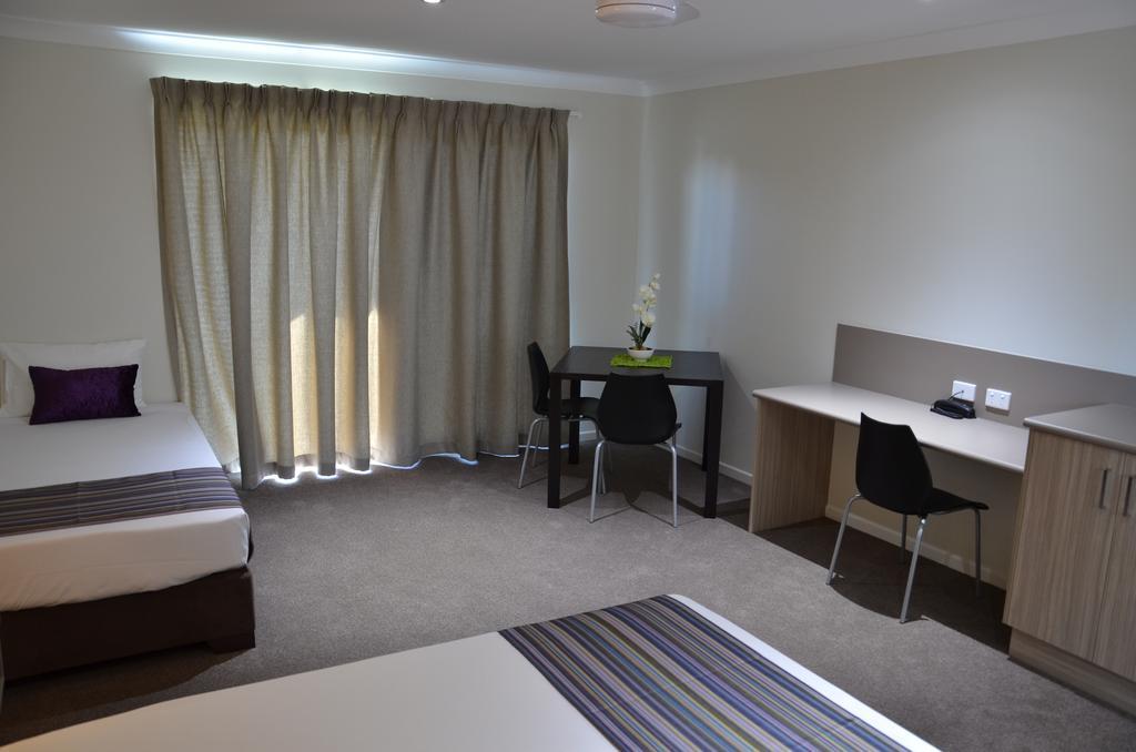 Beachside Boutique Motel Mackay Bagian luar foto