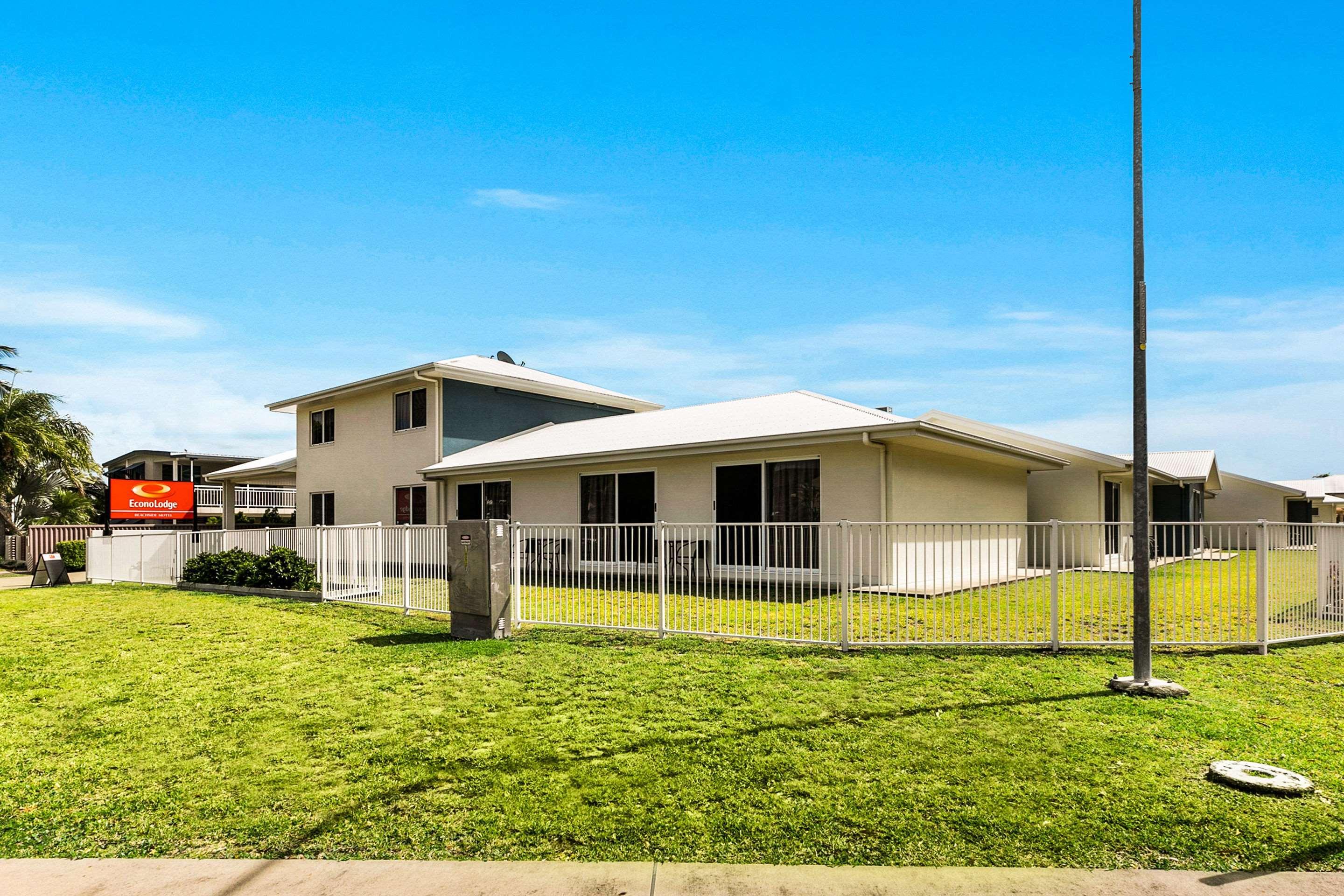 Beachside Boutique Motel Mackay Bagian luar foto