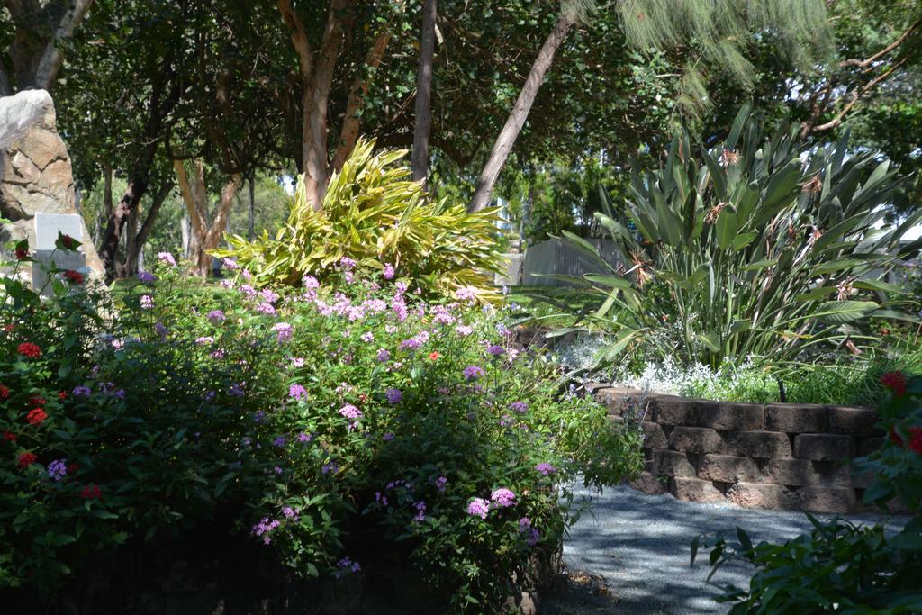 Beachside Boutique Motel Mackay Bagian luar foto