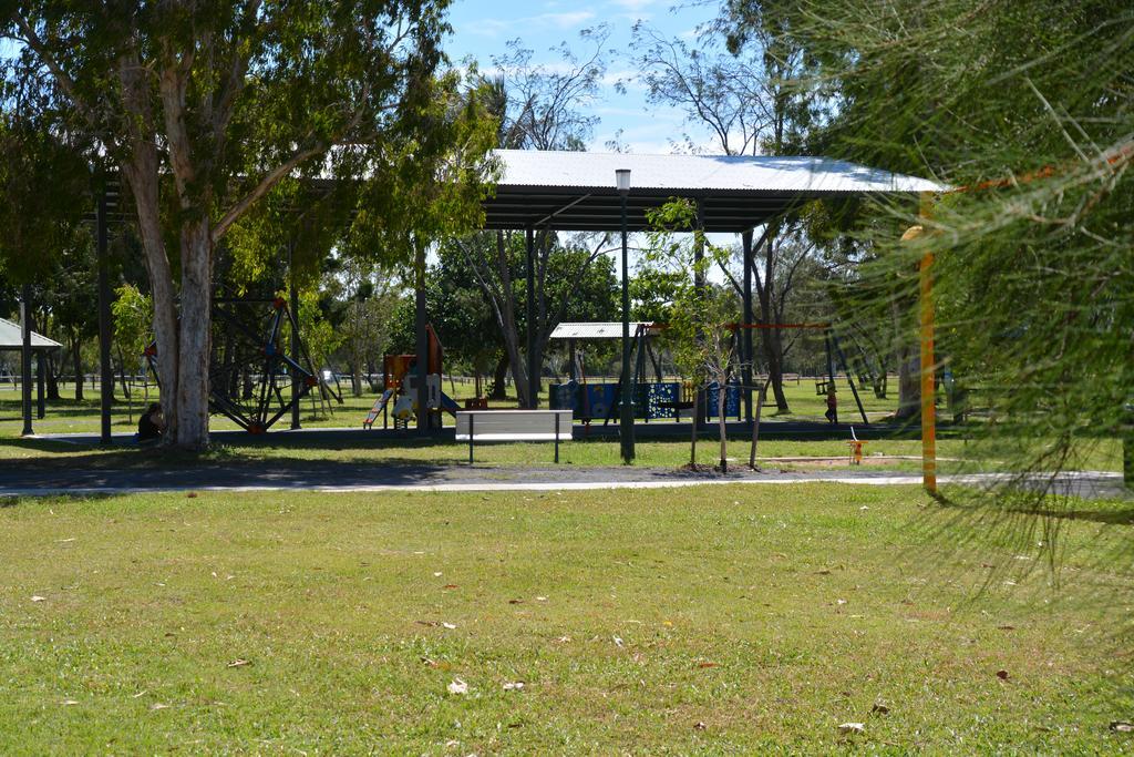 Beachside Boutique Motel Mackay Bagian luar foto