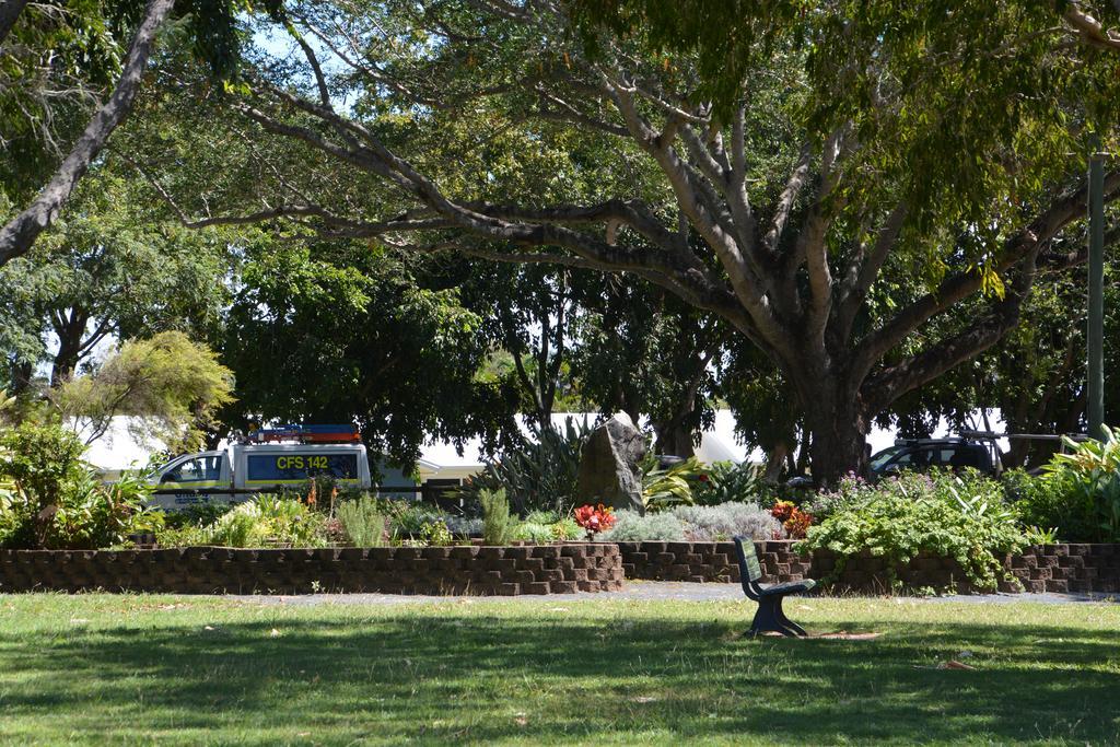 Beachside Boutique Motel Mackay Bagian luar foto