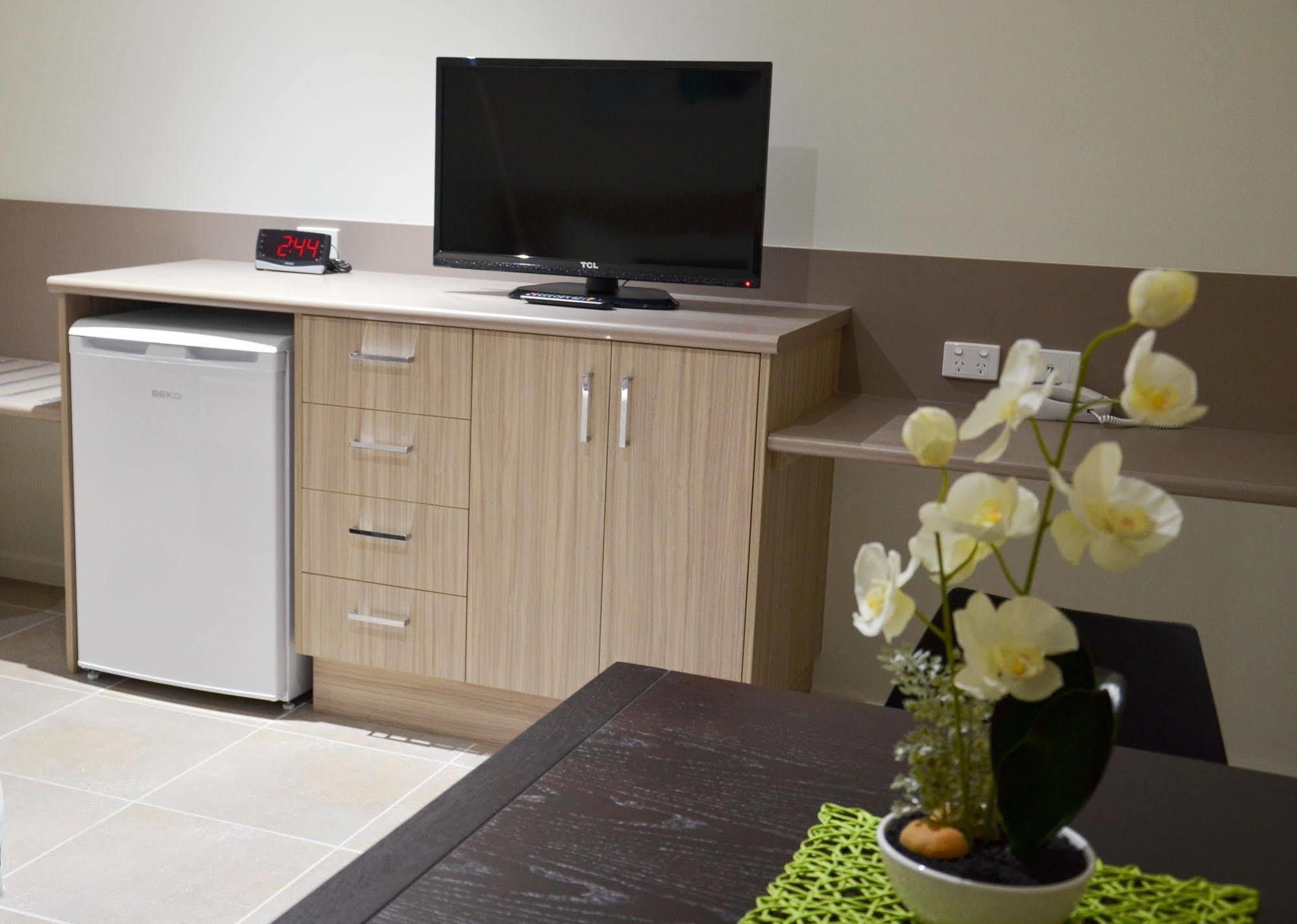 Beachside Boutique Motel Mackay Bagian luar foto