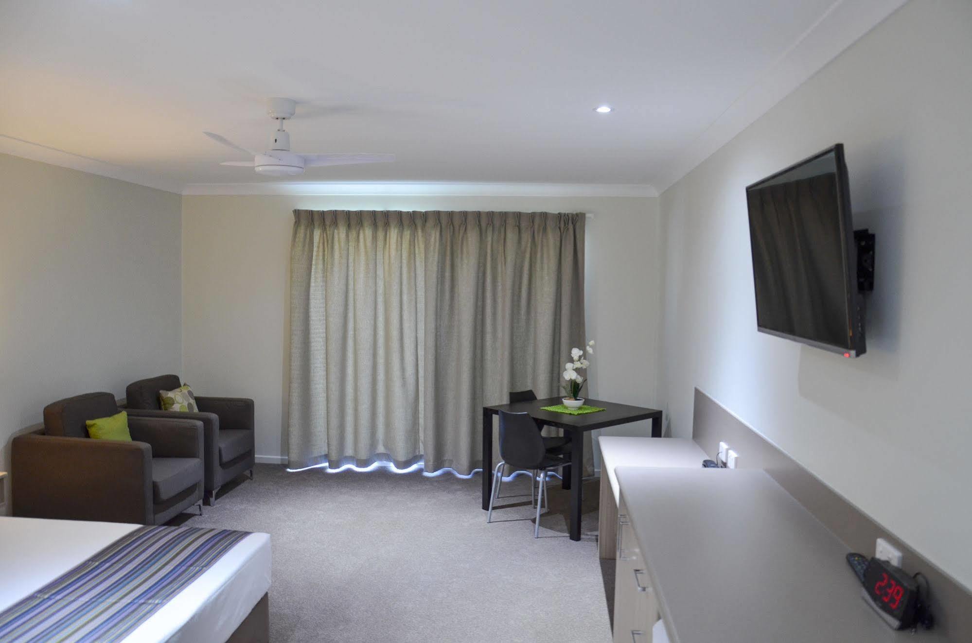 Beachside Boutique Motel Mackay Bagian luar foto